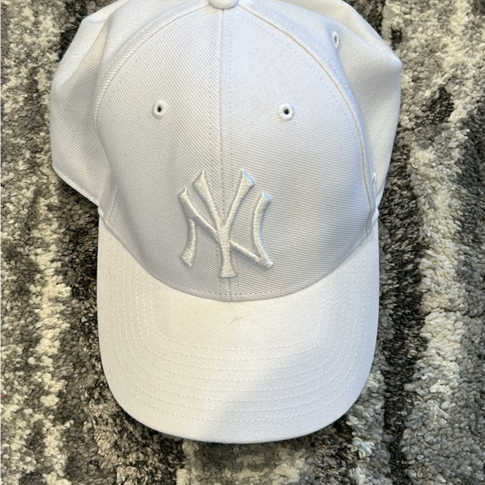 47 Brand White Baseball Cap